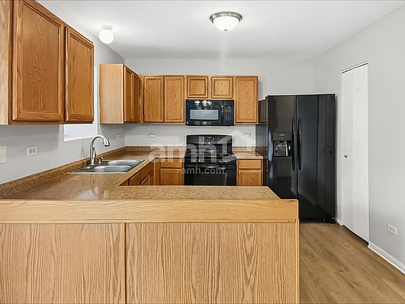3rd image of 1706 Lake Pointe Ct