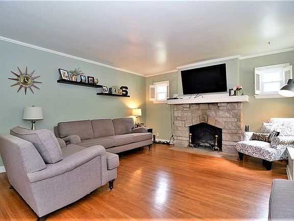 3rd image of 645 S Villa Dr
