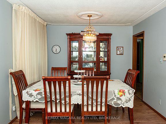5th image of 38 Roehampton Ave
