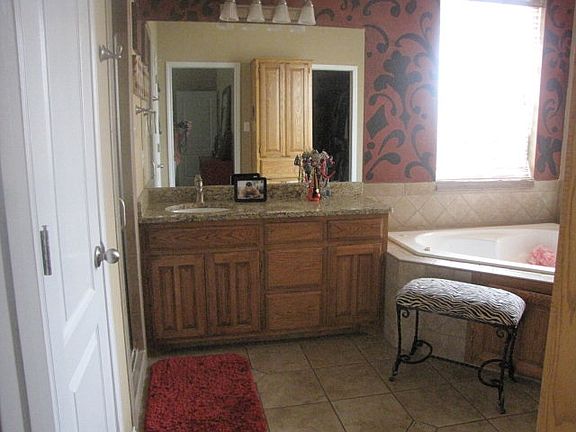 4th image of 5605 Grassland Blvd