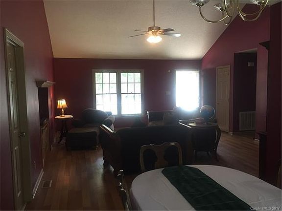 5th image of 109 Antelope Dr #19