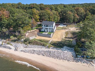 2576 Lakeshore Dr, Fennville, MI, 49408