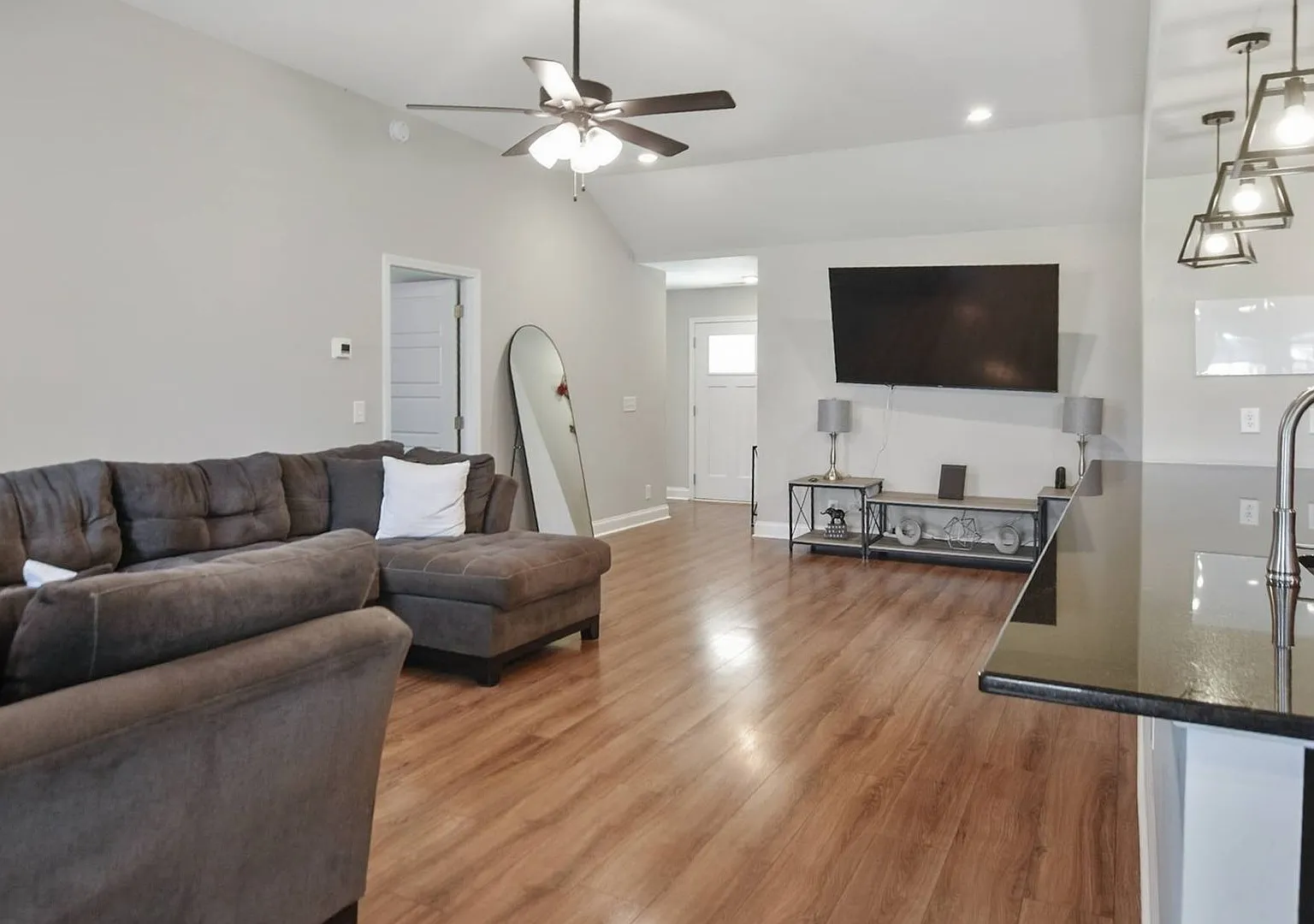 Pet Friendly Three Bedroom! — Photo 3