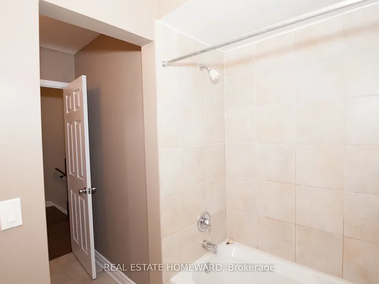 920 Pape Ave #B — Photo 20