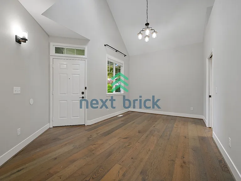 25041 SE 42nd St — Photo 9