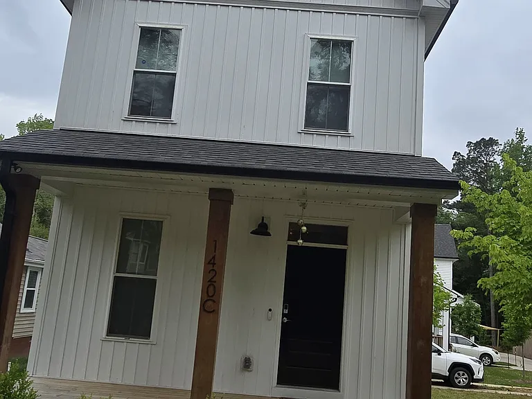 1420C Maplewood Dr — Photo 1