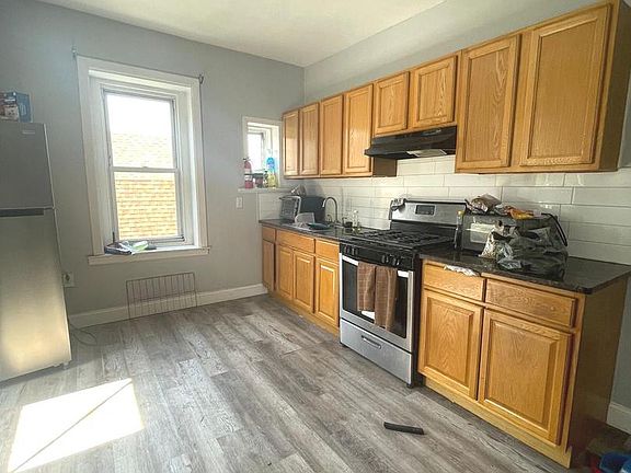5th image of 5322 Wayne Ave