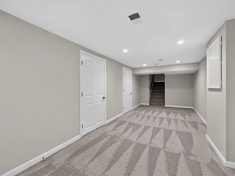 4898 Wheatstone Dr — Photo 31