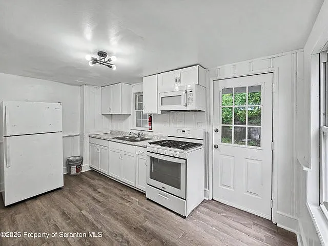 907 Green Ridge St #1 — Photo 2