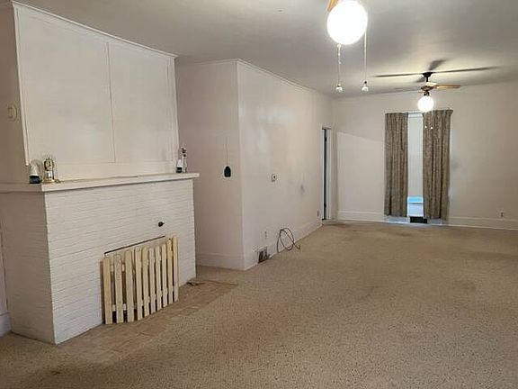 4th image of 921 E 2nd Ave