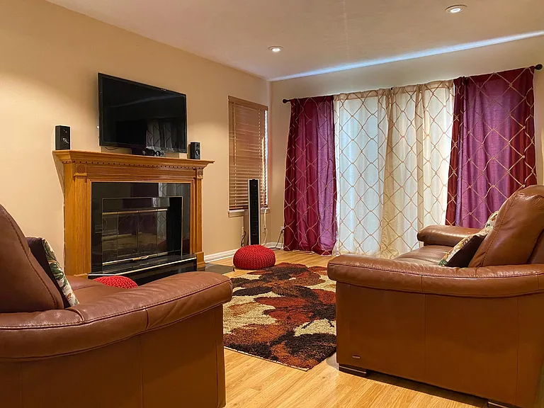 2424 Lexington Ln — Photo 7