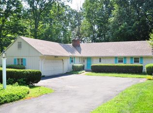 103 Carriage Dr, Avon, CT 06001