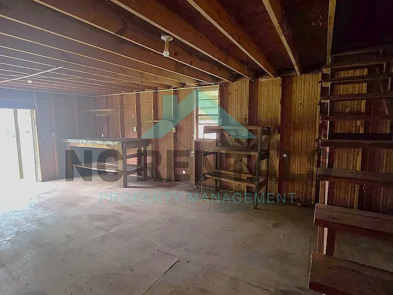 2300 Carlford Rd — Photo 30