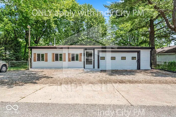 3 bed, 1.0 bath, 1772 sqft, $2,265 — Photo 2