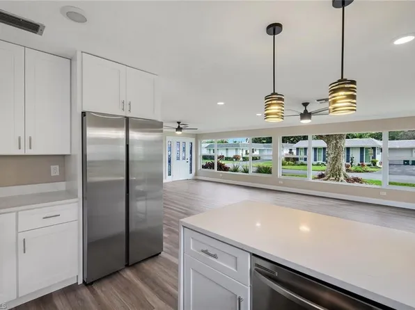 233 YORKSHIRE CT, NAPLES, FL 34112