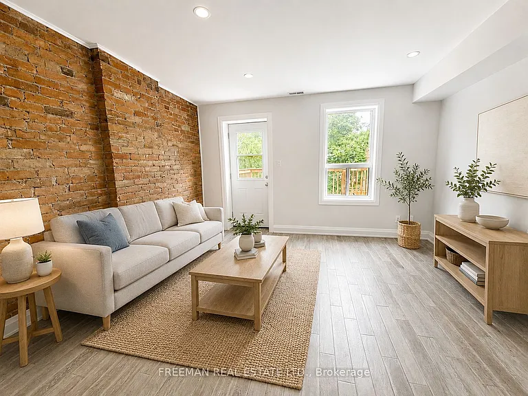 342 Howland Ave #UPPER — Photo 3