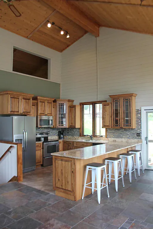 7456 Candlelight Rd — Photo 2