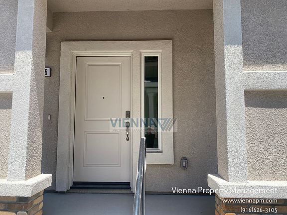 3rd image of 1016 San Anselmo Ln