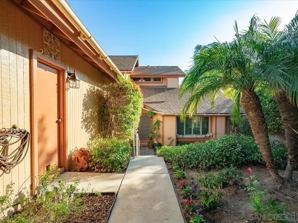 872 Oro Grande St, Oceanside, CA 92057