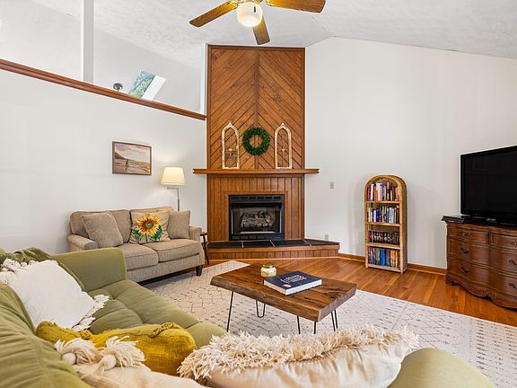 5th image of 45 Morewood Pl