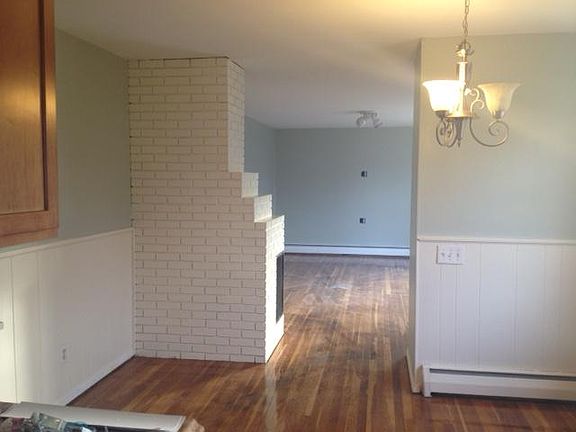 3rd image of 42 Bradley St