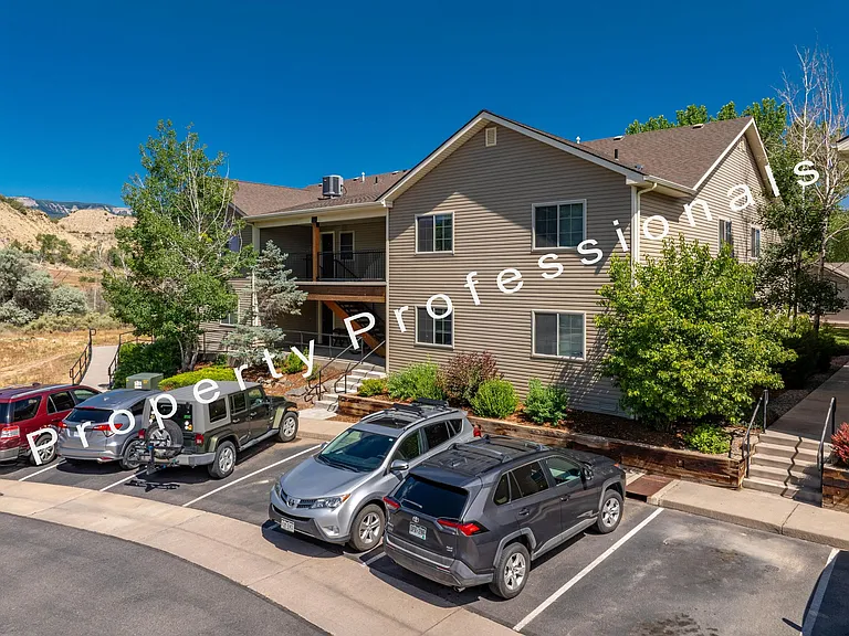 3037 Coal Mine Ave #F — Photo 4