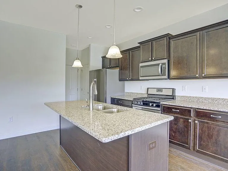 5300 Mendenhall Dr — Photo 2