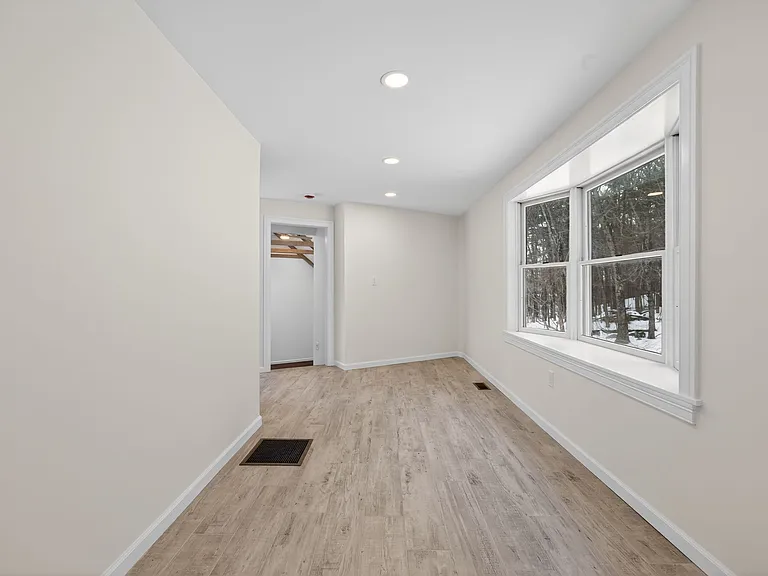 166 Londonderry Rd — Photo 34