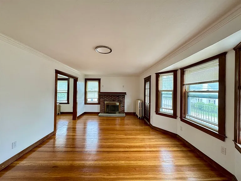 89-91 Thacher St #2 — Photo 14