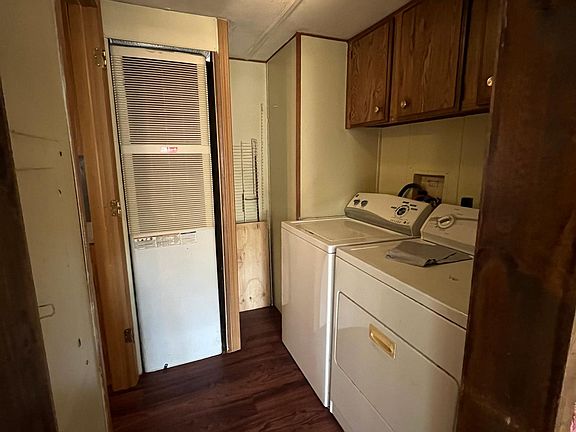 4th image of 602 S County Road 800 E