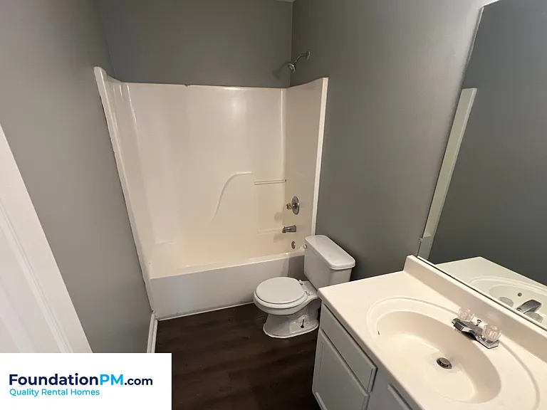 4529 Longtree Ave — Photo 11
