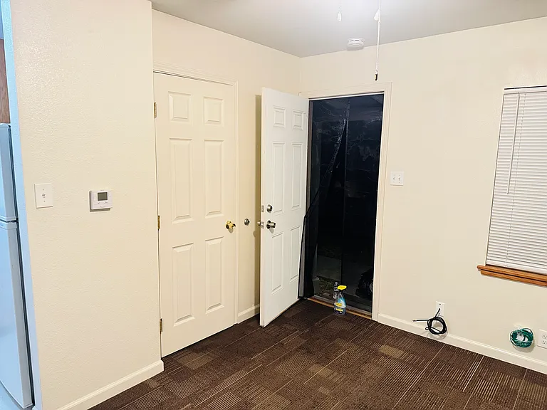 1293 Clover Dr #C — Photo 12