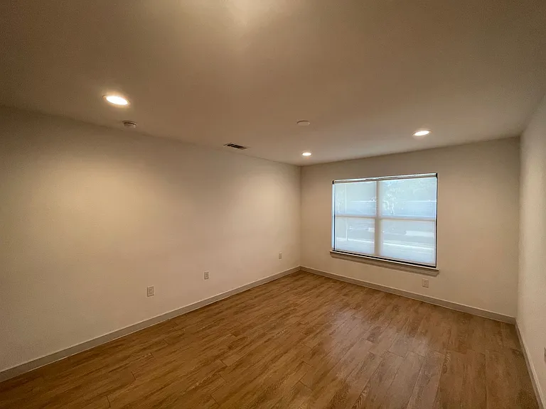 Royal Palms - Updated units on Gaston Ave | Close to Lakewood Shopping Center! — Photo 8