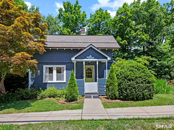 36 Hunting Hill Avenue, Middletown, CT 06457