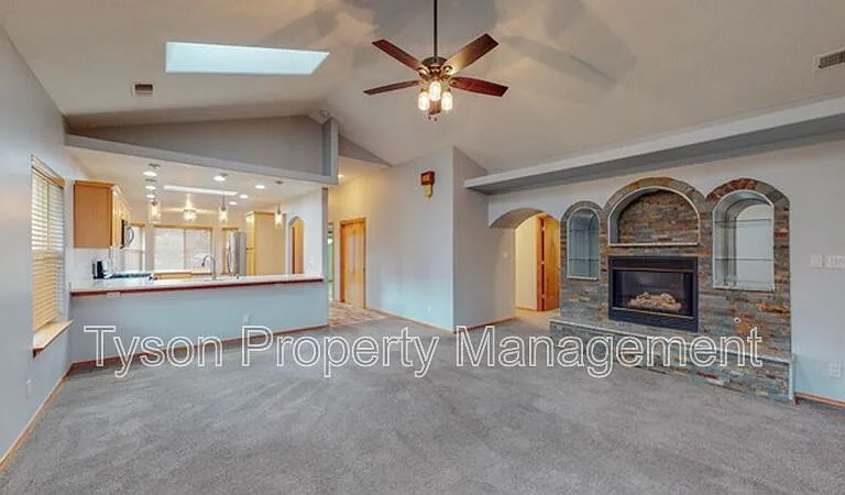 4404 Noche Clara Ave NW — Photo 2