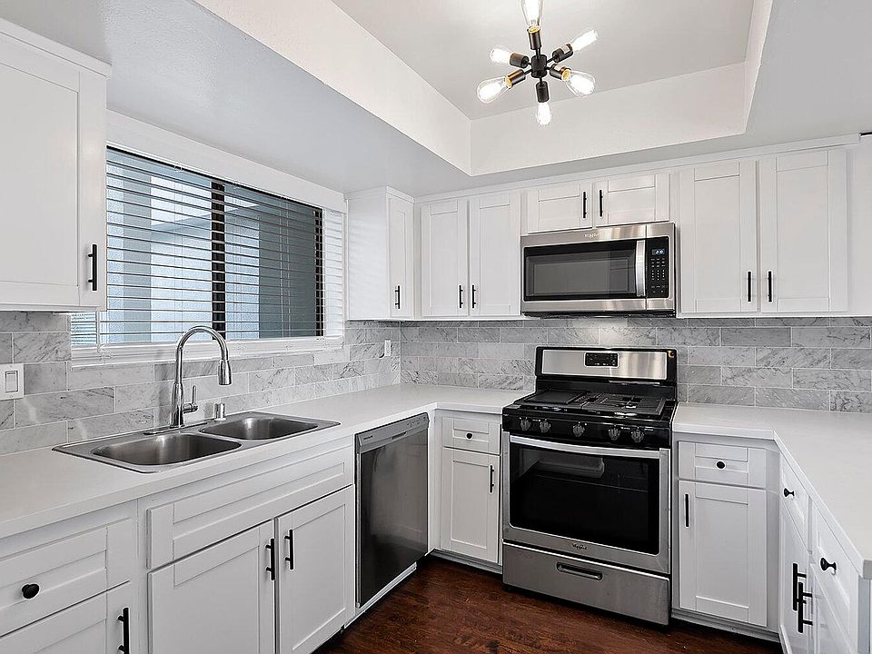 1st image of 2250 N Niagara St APT 213