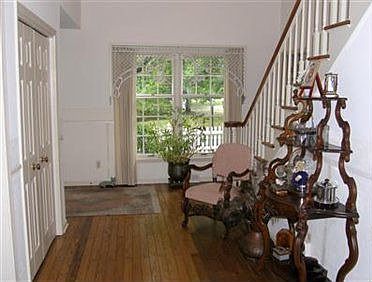 3rd image of 120 Manorbrook Dr