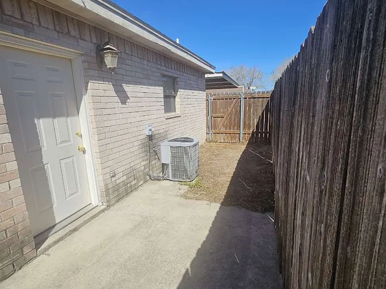 1012 Cedarwood Dr #3 — Photo 8
