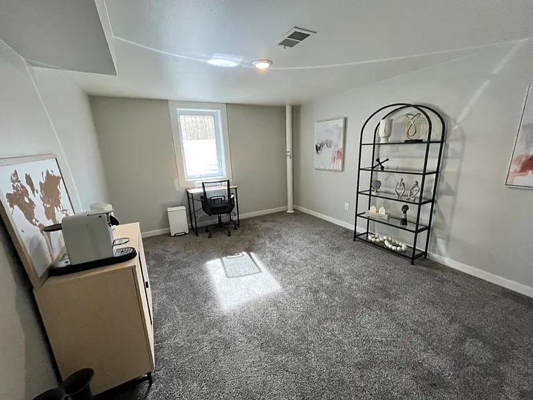 401 Leo Ln #B — Photo 13