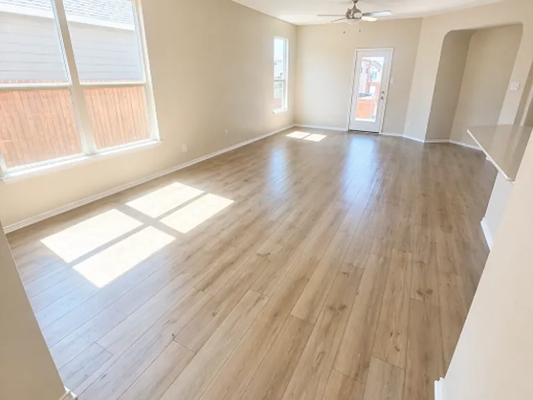 1308 Long Creek Ln — Photo 3