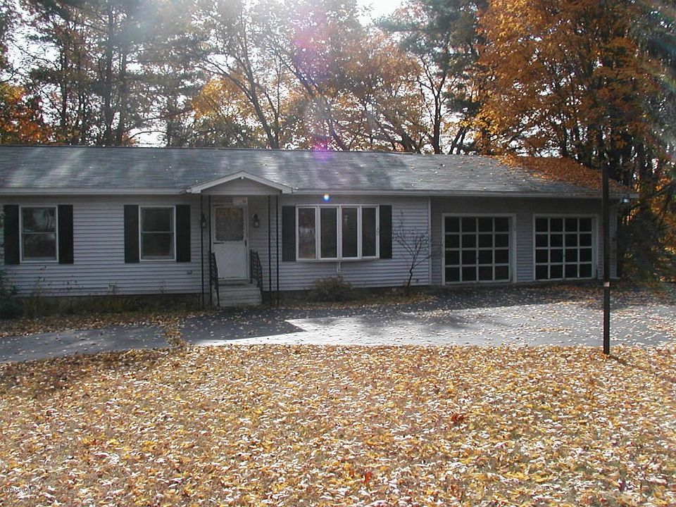 Ranch on Large Lot