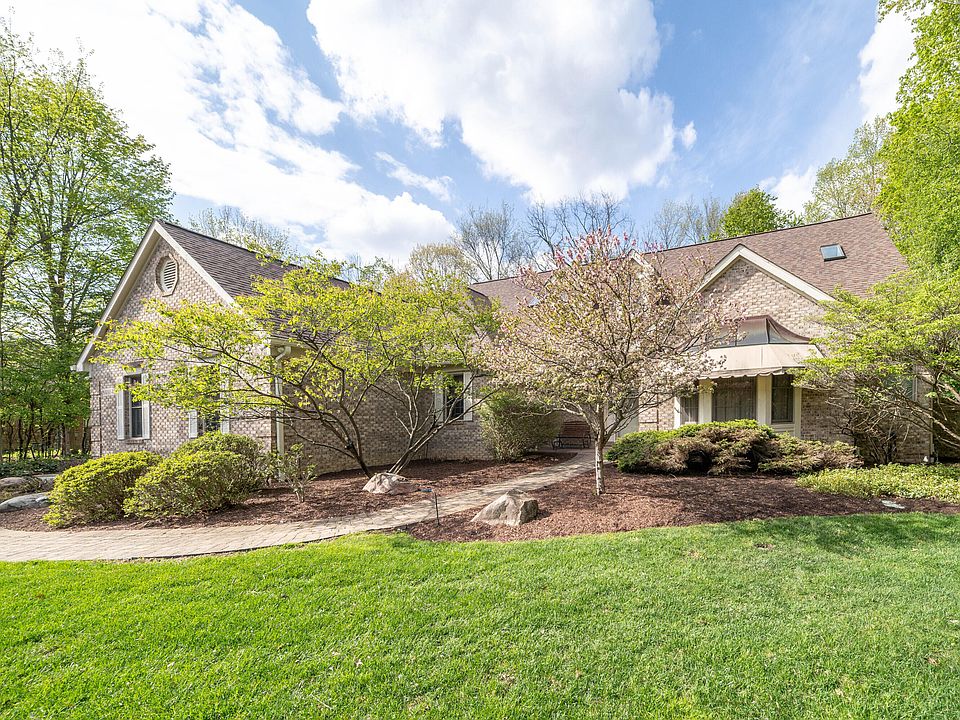1st image of 34554 Quaker Valley Rd
