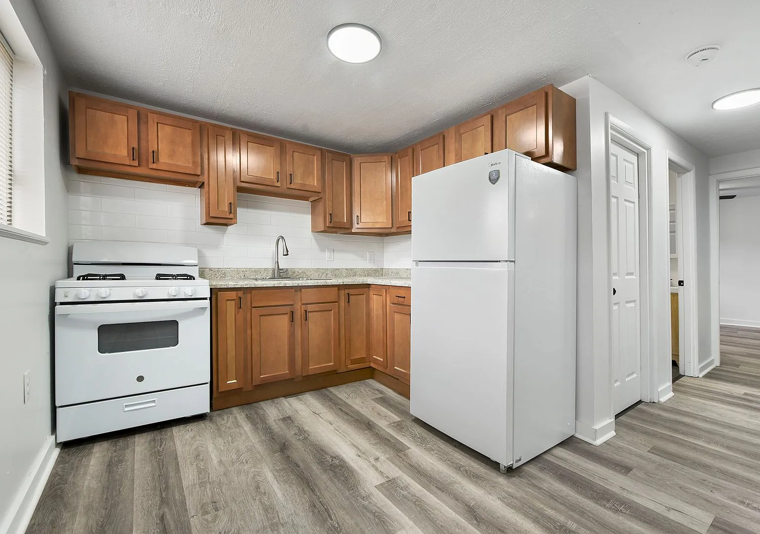 420 Broadway Avenue — Photo 1