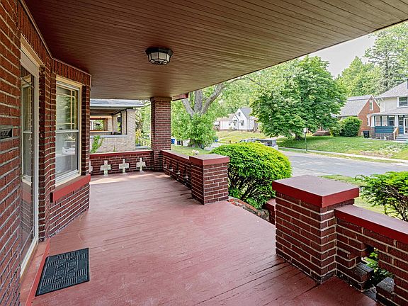 4th image of 15312 Grovewood Ave
