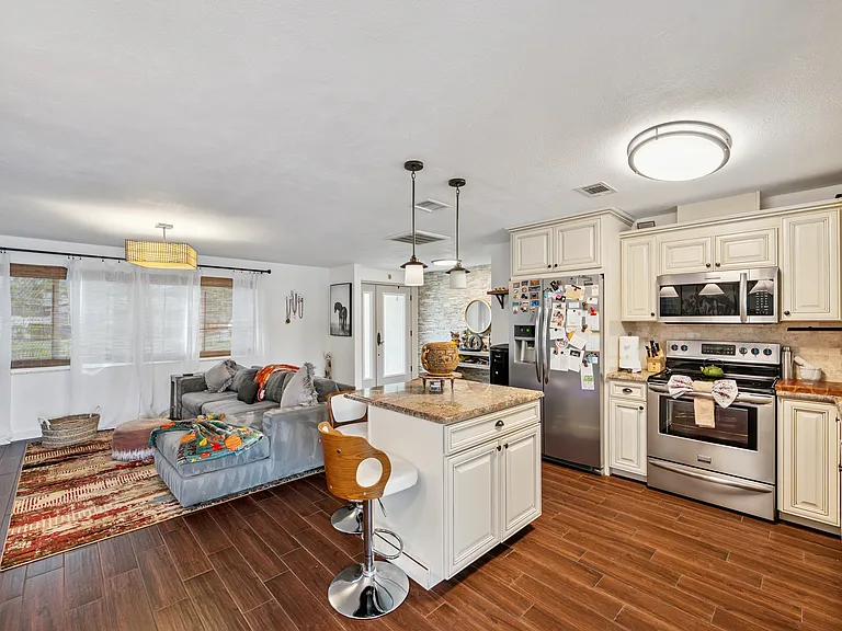 2420 Fairbanks Dr — Photo 48