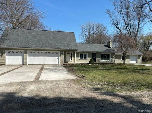 38760 Hamon St, Harrison Township, MI 48045