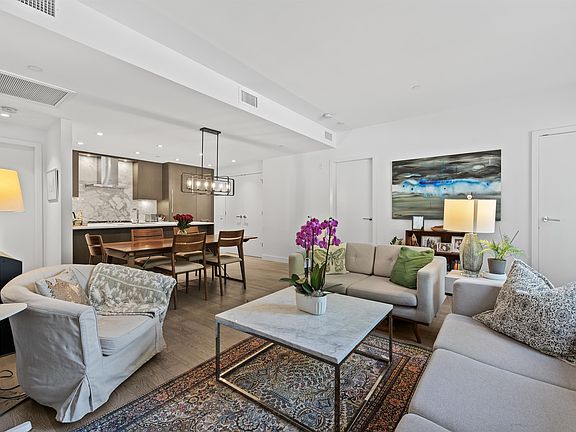 3rd image of 1055 Ridgewood Dr #103