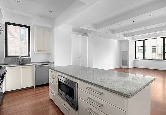 4th image of 43 W 64th St #6C