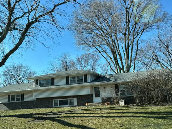 1125 Lindenwood Dr, Aurora, IL 60506