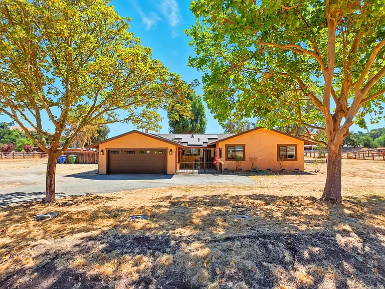 10200 Parrish View Dr — Photo 1